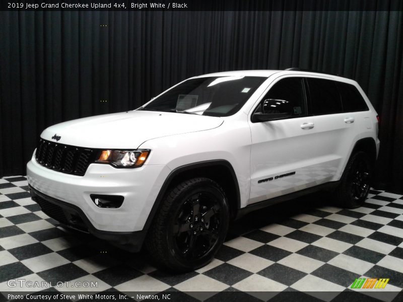 Bright White / Black 2019 Jeep Grand Cherokee Upland 4x4