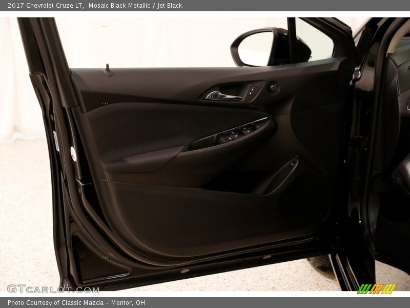 Mosaic Black Metallic / Jet Black 2017 Chevrolet Cruze LT