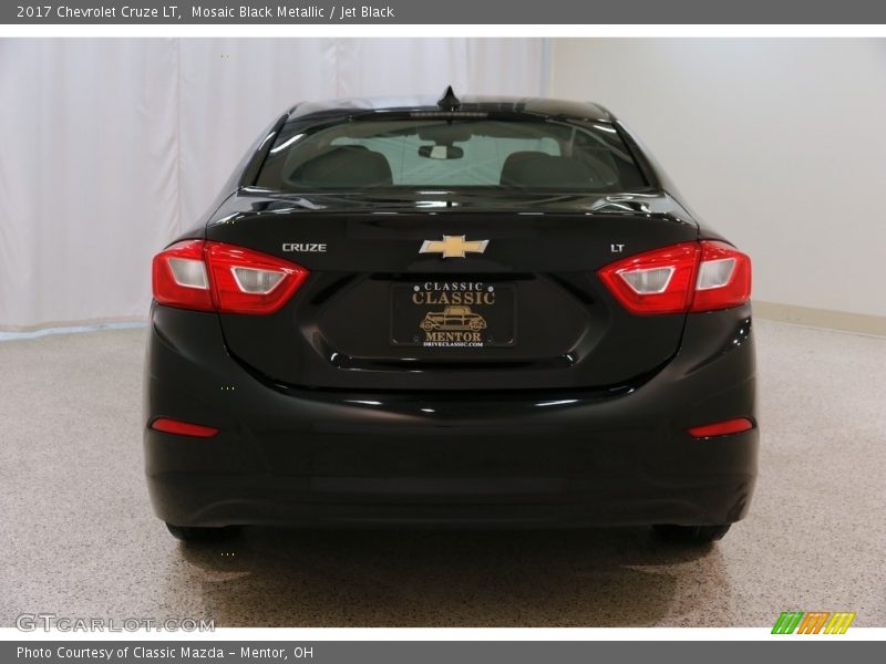 Mosaic Black Metallic / Jet Black 2017 Chevrolet Cruze LT