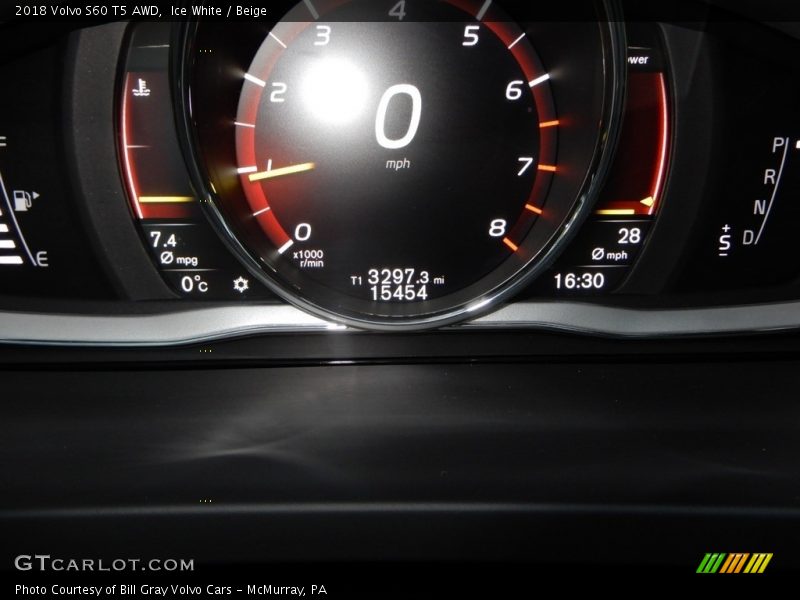 Ice White / Beige 2018 Volvo S60 T5 AWD