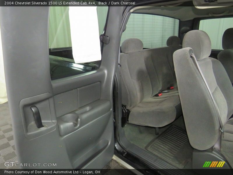Black / Dark Charcoal 2004 Chevrolet Silverado 1500 LS Extended Cab 4x4