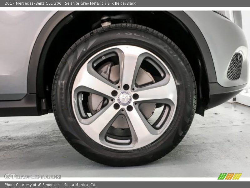Selenite Grey Metallic / Silk Beige/Black 2017 Mercedes-Benz GLC 300