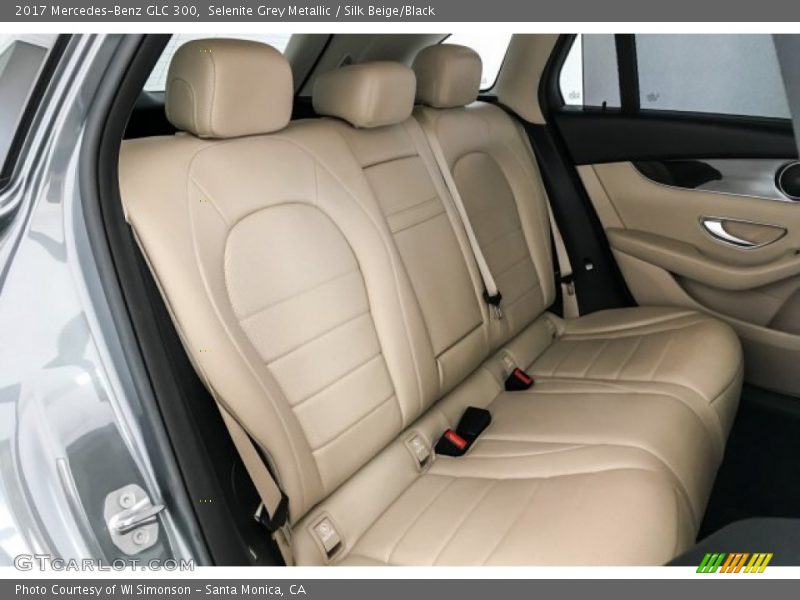 Selenite Grey Metallic / Silk Beige/Black 2017 Mercedes-Benz GLC 300