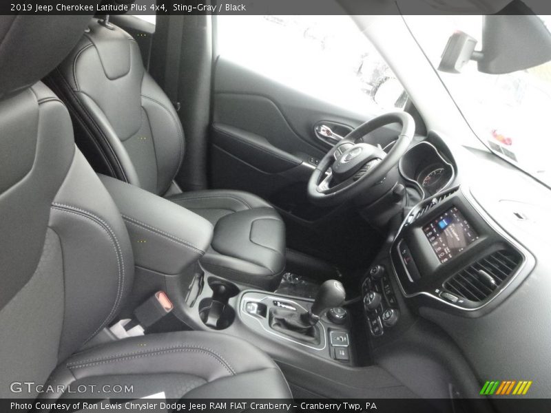 Sting-Gray / Black 2019 Jeep Cherokee Latitude Plus 4x4