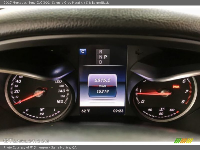 Selenite Grey Metallic / Silk Beige/Black 2017 Mercedes-Benz GLC 300