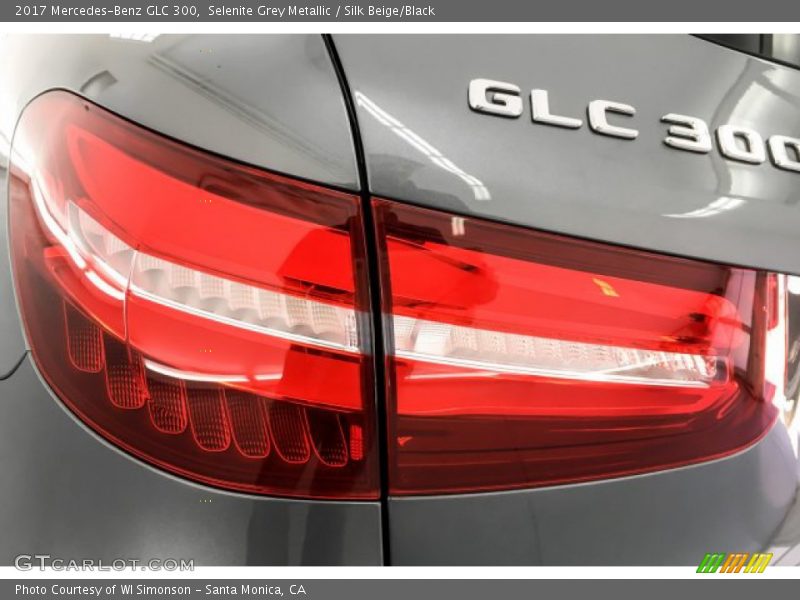 Selenite Grey Metallic / Silk Beige/Black 2017 Mercedes-Benz GLC 300