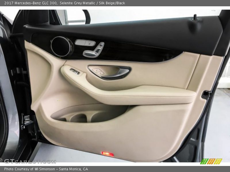Selenite Grey Metallic / Silk Beige/Black 2017 Mercedes-Benz GLC 300
