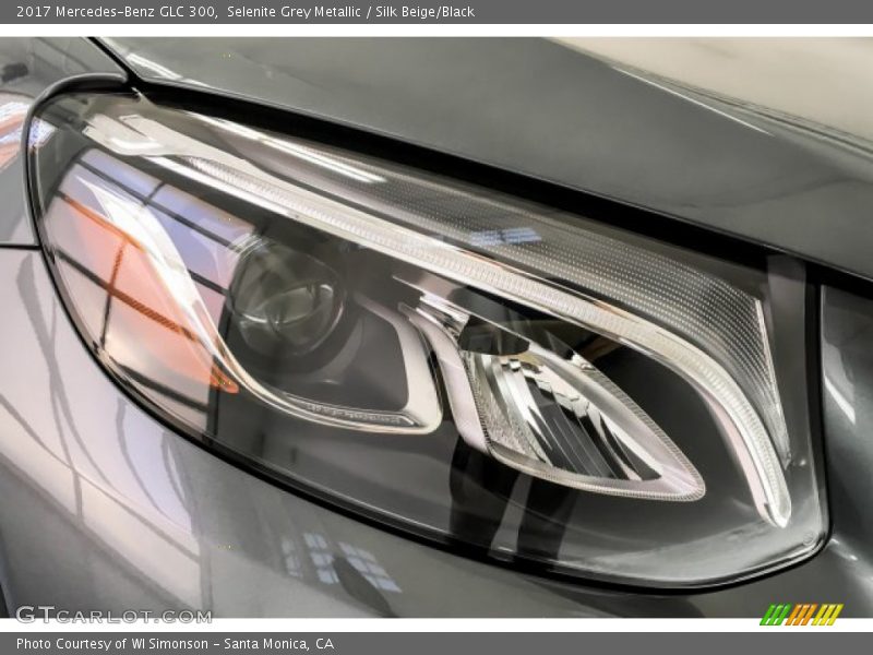 Selenite Grey Metallic / Silk Beige/Black 2017 Mercedes-Benz GLC 300