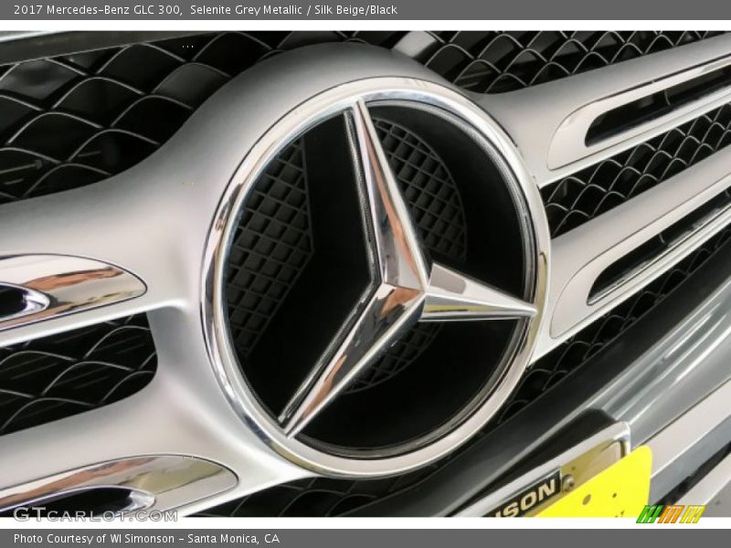 Selenite Grey Metallic / Silk Beige/Black 2017 Mercedes-Benz GLC 300