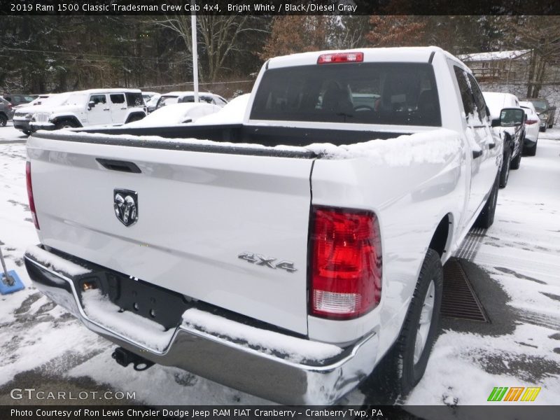 Bright White / Black/Diesel Gray 2019 Ram 1500 Classic Tradesman Crew Cab 4x4