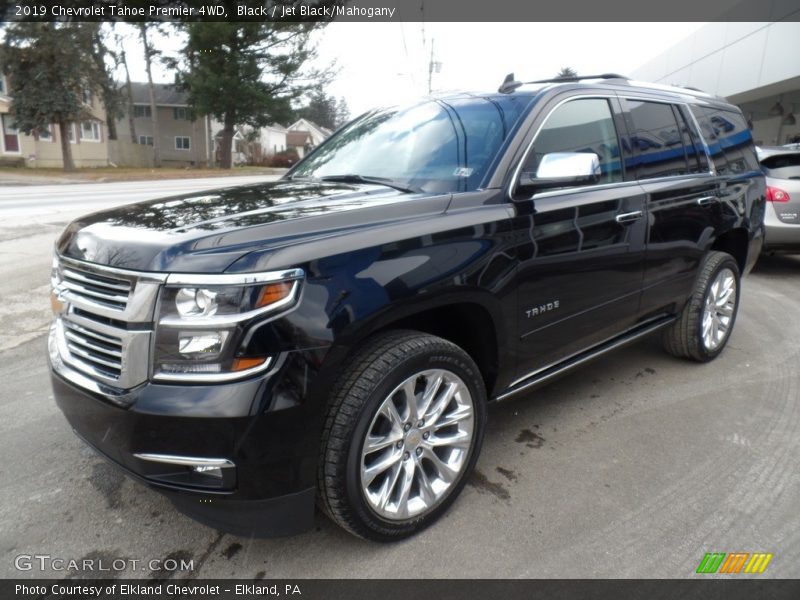 Front 3/4 View of 2019 Tahoe Premier 4WD