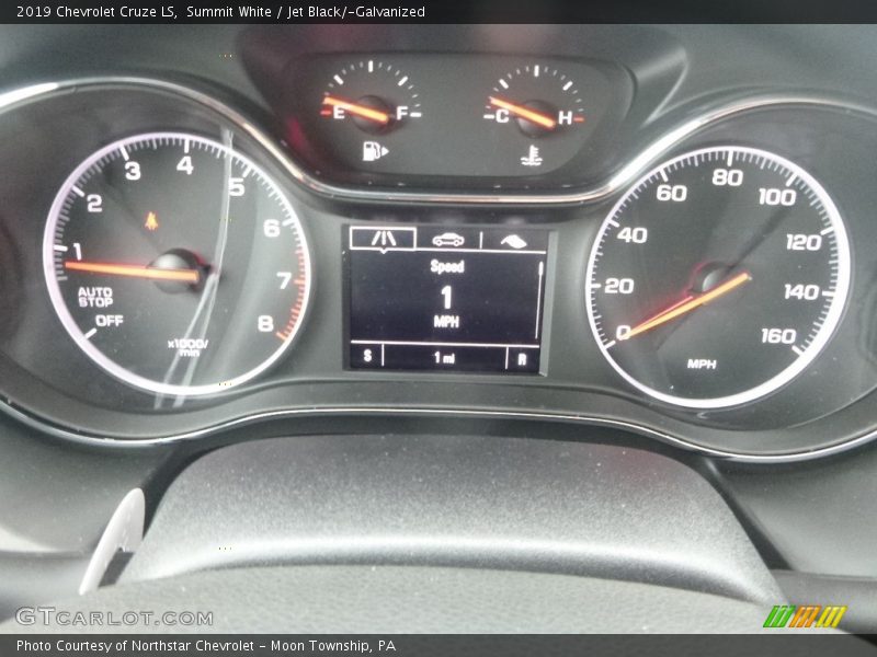 Summit White / Jet Black/­Galvanized 2019 Chevrolet Cruze LS