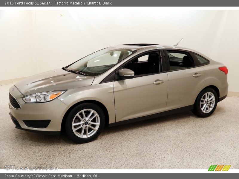 Tectonic Metallic / Charcoal Black 2015 Ford Focus SE Sedan