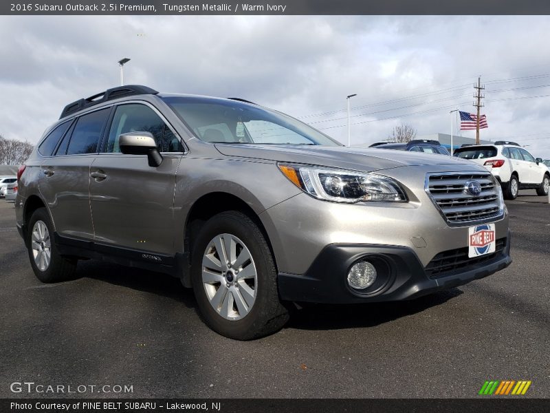 Tungsten Metallic / Warm Ivory 2016 Subaru Outback 2.5i Premium