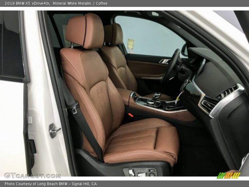 Mineral White Metallic / Coffee 2019 BMW X5 xDrive40i