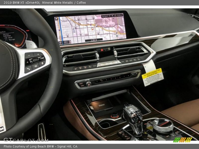 Mineral White Metallic / Coffee 2019 BMW X5 xDrive40i