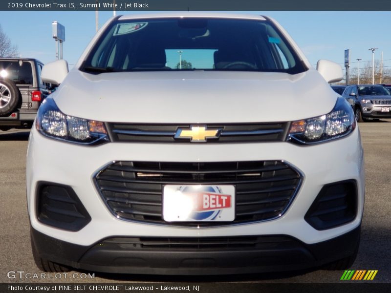 Summit White / Jet Black 2019 Chevrolet Trax LS