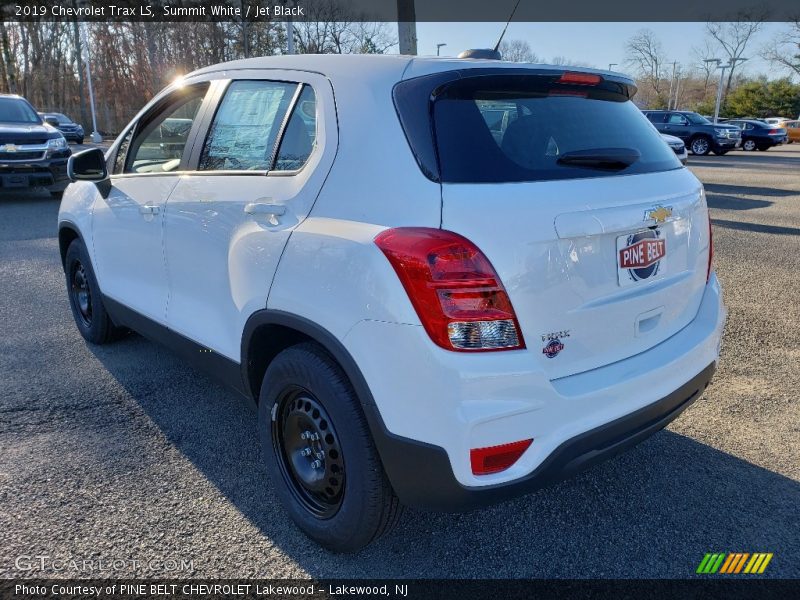 Summit White / Jet Black 2019 Chevrolet Trax LS