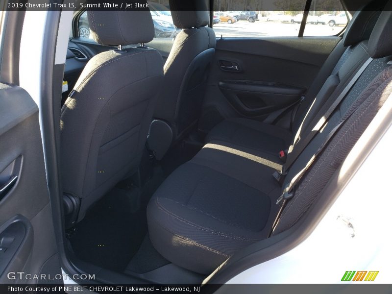 Summit White / Jet Black 2019 Chevrolet Trax LS