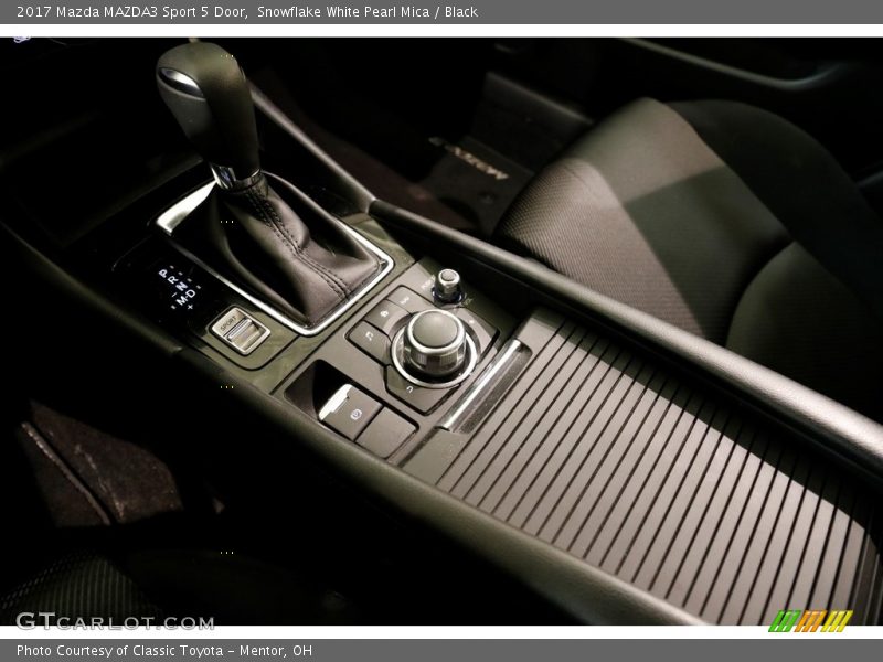 Snowflake White Pearl Mica / Black 2017 Mazda MAZDA3 Sport 5 Door