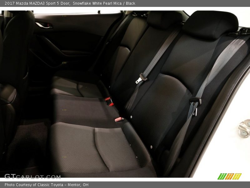 Snowflake White Pearl Mica / Black 2017 Mazda MAZDA3 Sport 5 Door