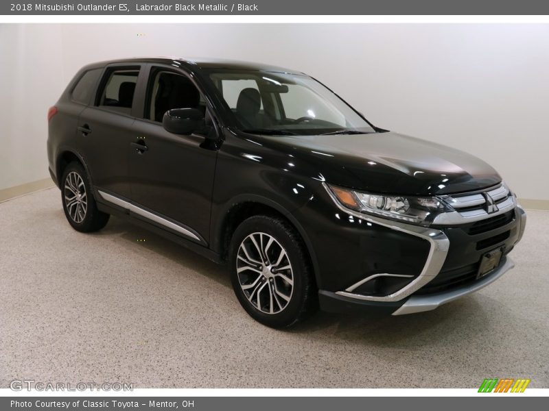 Labrador Black Metallic / Black 2018 Mitsubishi Outlander ES