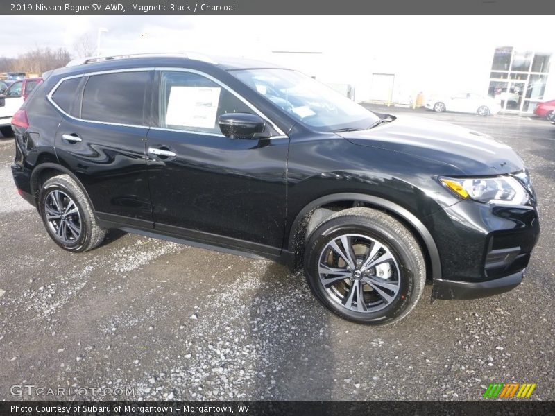 Magnetic Black / Charcoal 2019 Nissan Rogue SV AWD