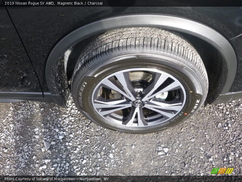 Magnetic Black / Charcoal 2019 Nissan Rogue SV AWD