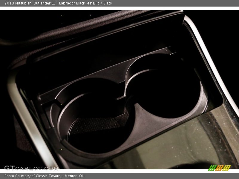Labrador Black Metallic / Black 2018 Mitsubishi Outlander ES