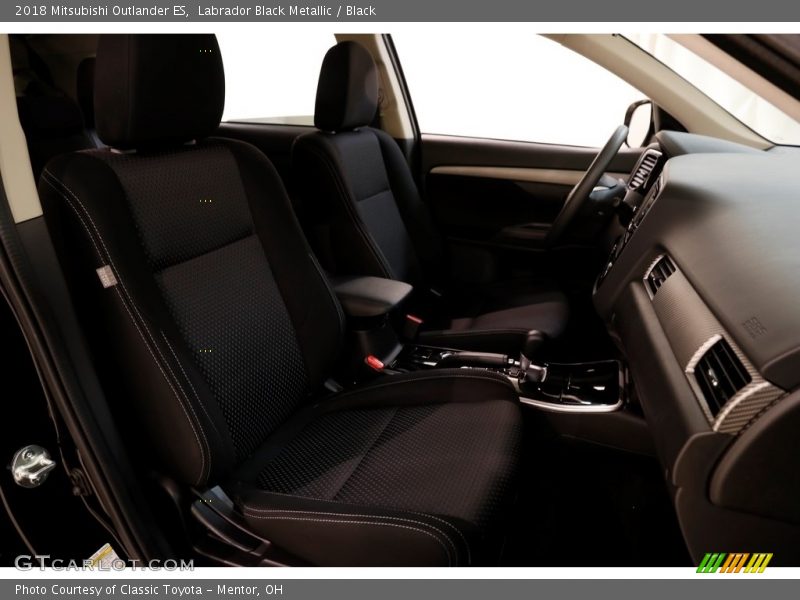 Labrador Black Metallic / Black 2018 Mitsubishi Outlander ES