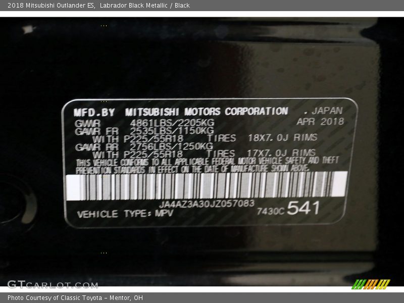 Labrador Black Metallic / Black 2018 Mitsubishi Outlander ES