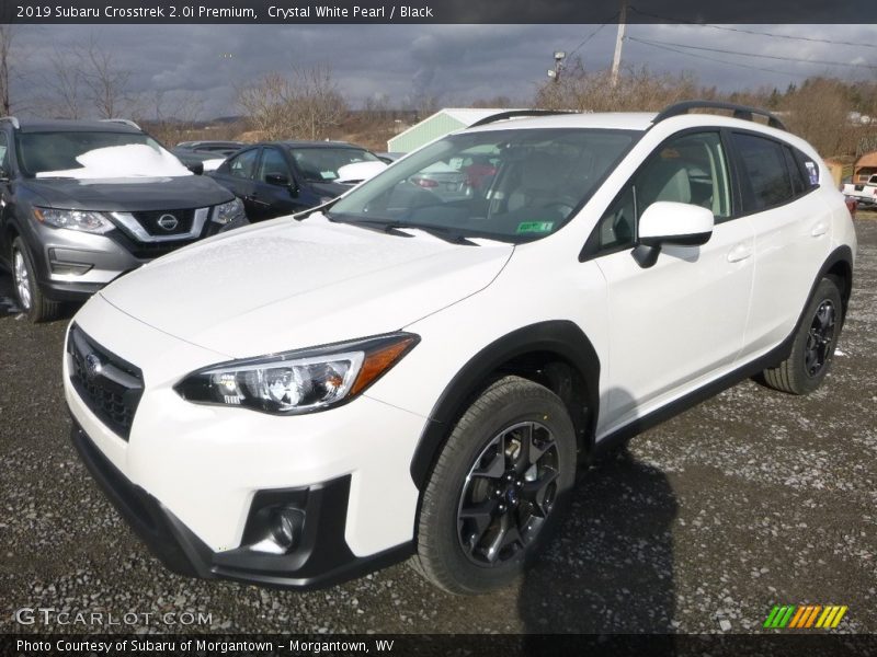 Front 3/4 View of 2019 Crosstrek 2.0i Premium