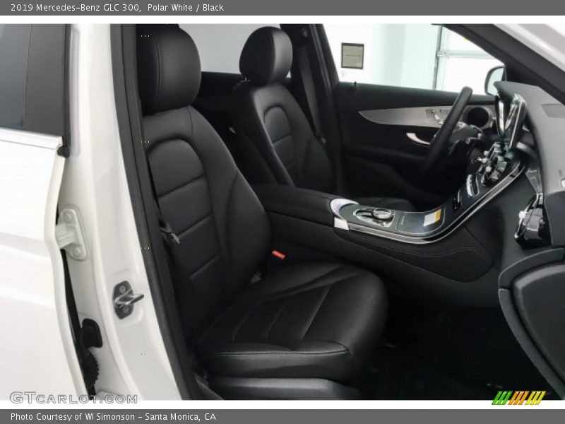 Polar White / Black 2019 Mercedes-Benz GLC 300