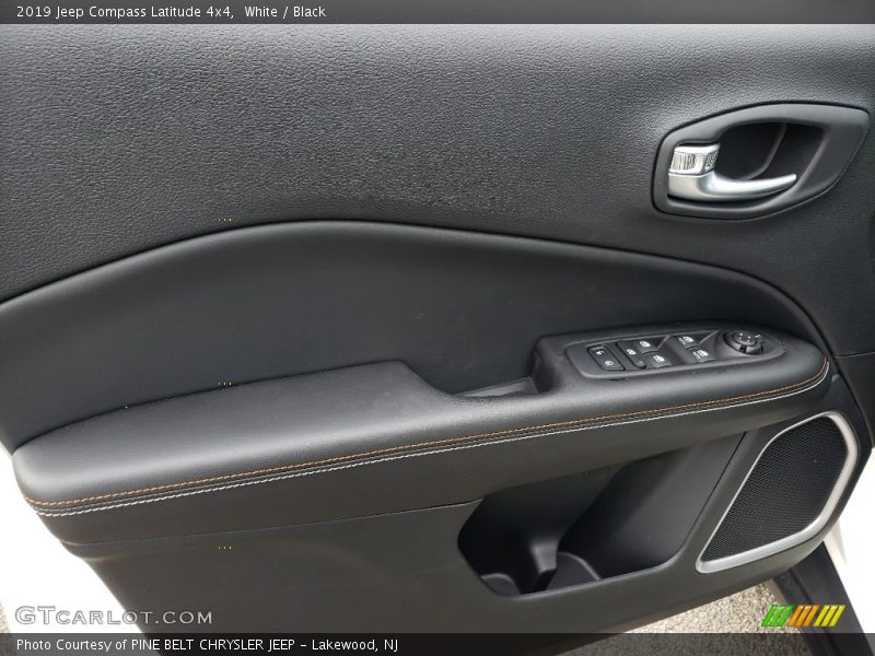 White / Black 2019 Jeep Compass Latitude 4x4