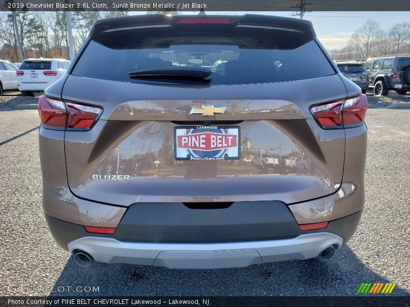 Sunlit Bronze Metallic / Jet Black 2019 Chevrolet Blazer 3.6L Cloth
