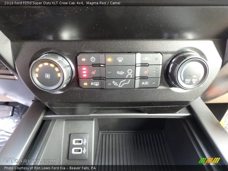 Controls of 2019 F250 Super Duty XLT Crew Cab 4x4