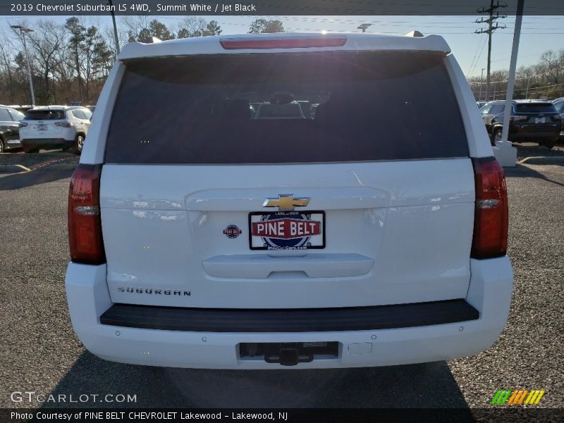 Summit White / Jet Black 2019 Chevrolet Suburban LS 4WD