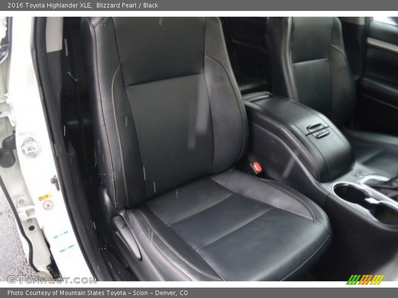 Blizzard Pearl / Black 2016 Toyota Highlander XLE