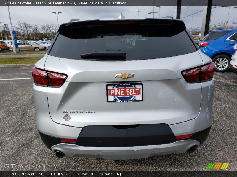 Silver Ice Metallic / Jet Black 2019 Chevrolet Blazer 3.6L Leather AWD