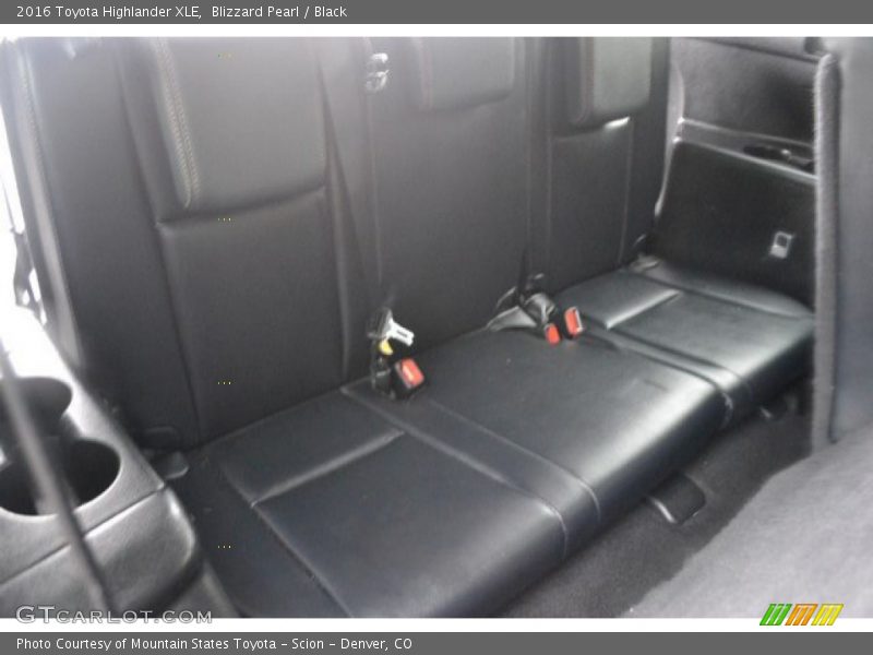 Blizzard Pearl / Black 2016 Toyota Highlander XLE