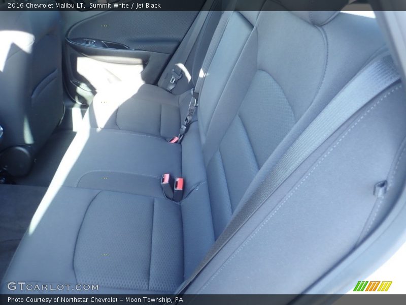Summit White / Jet Black 2016 Chevrolet Malibu LT