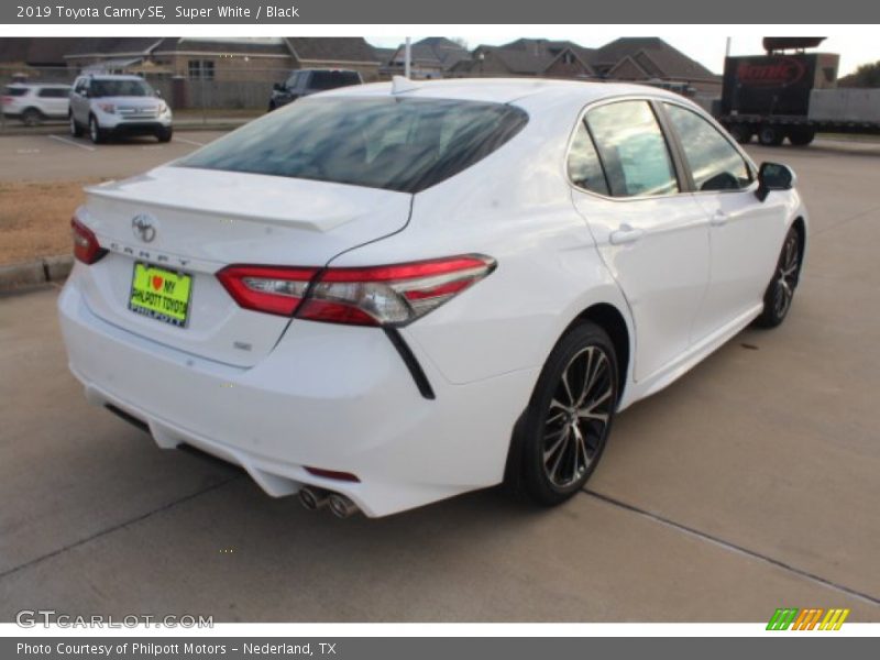 Super White / Black 2019 Toyota Camry SE