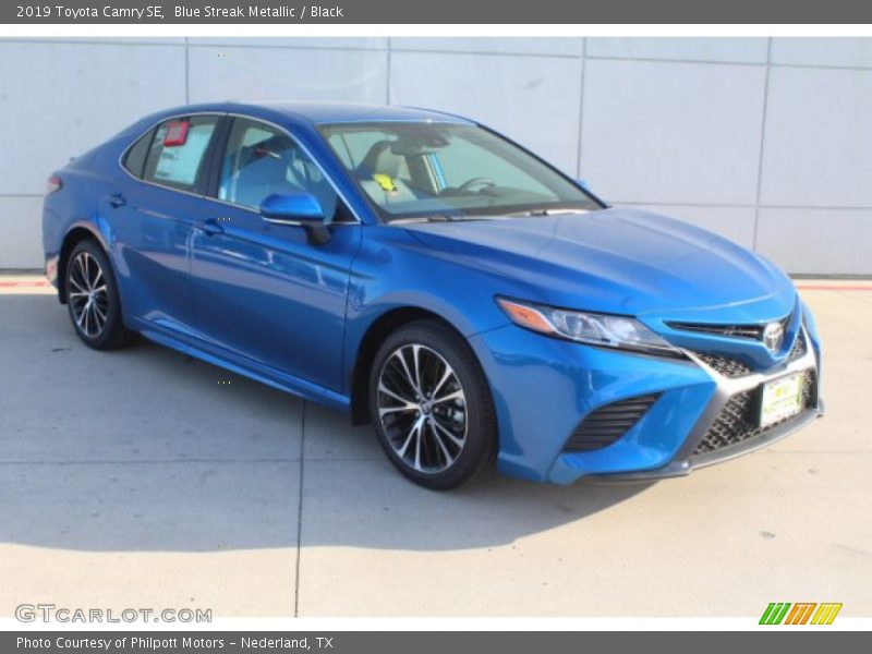 Blue Streak Metallic / Black 2019 Toyota Camry SE
