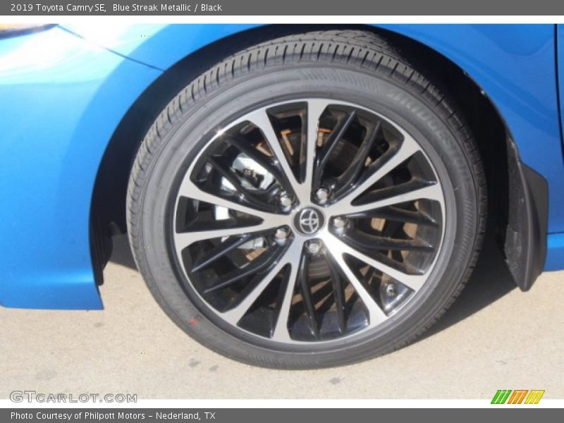 Blue Streak Metallic / Black 2019 Toyota Camry SE
