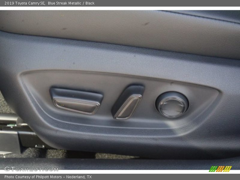 Blue Streak Metallic / Black 2019 Toyota Camry SE