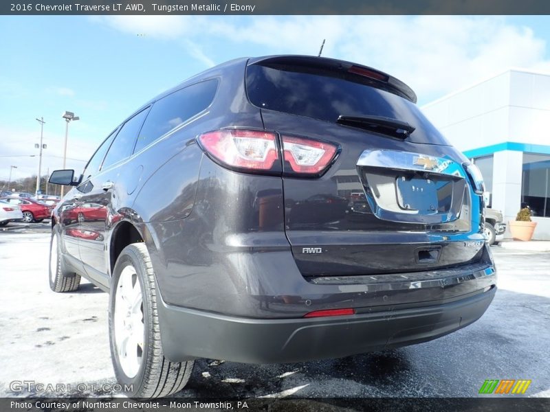 Tungsten Metallic / Ebony 2016 Chevrolet Traverse LT AWD