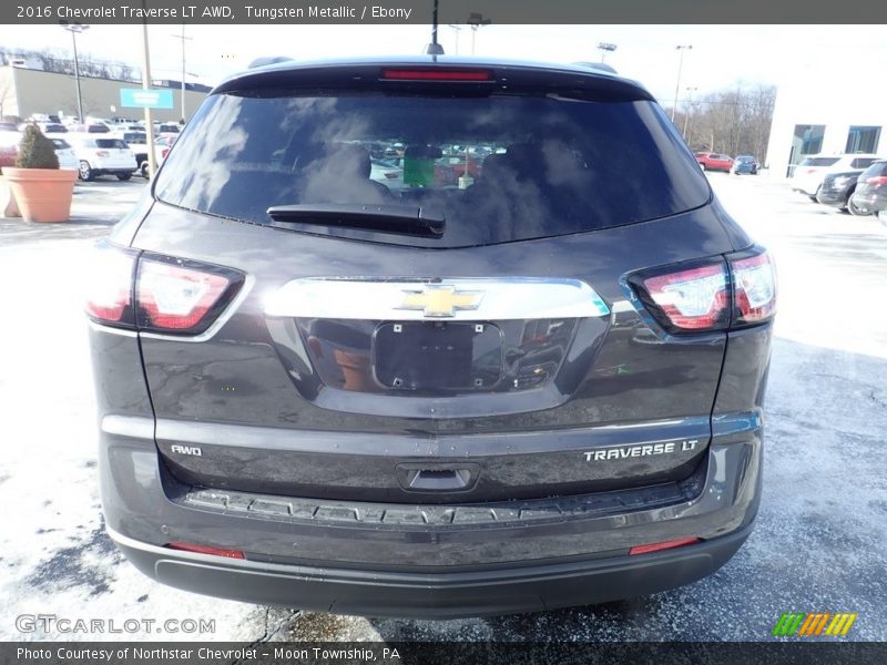 Tungsten Metallic / Ebony 2016 Chevrolet Traverse LT AWD