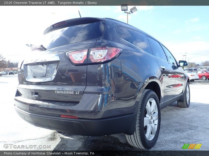 Tungsten Metallic / Ebony 2016 Chevrolet Traverse LT AWD