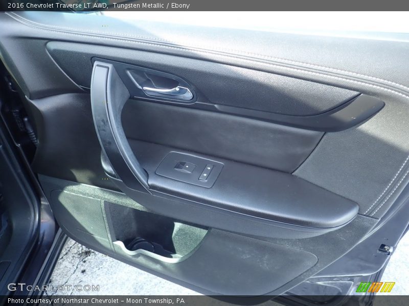 Tungsten Metallic / Ebony 2016 Chevrolet Traverse LT AWD