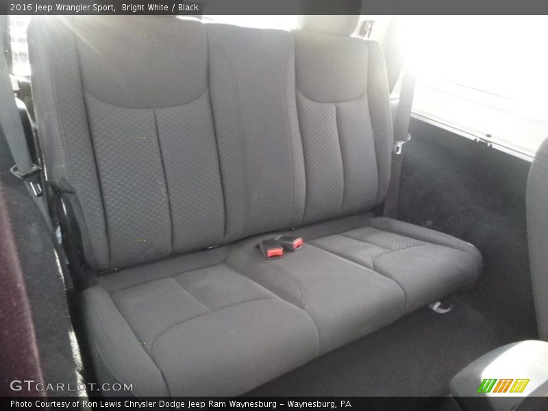 Bright White / Black 2016 Jeep Wrangler Sport